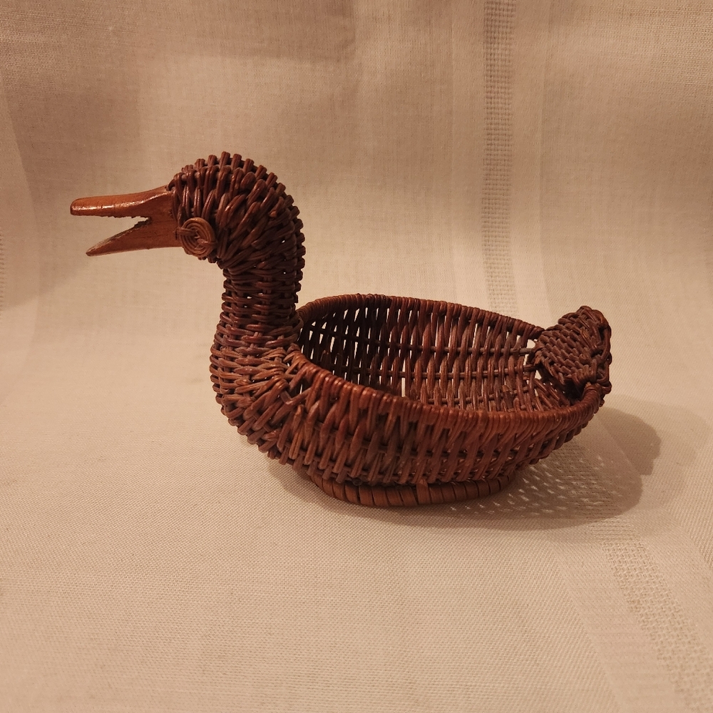 Vintage Small Wicker Duck Basket Farmhouse Decor